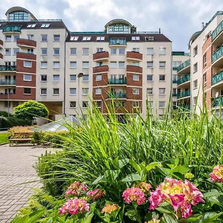 Flat In A Calm Neighborhood 3 براغ