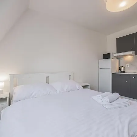 Flat In A Calm Neighborhood 3
