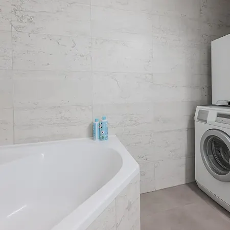 Flat In A Calm Neighborhood 3 شقة
